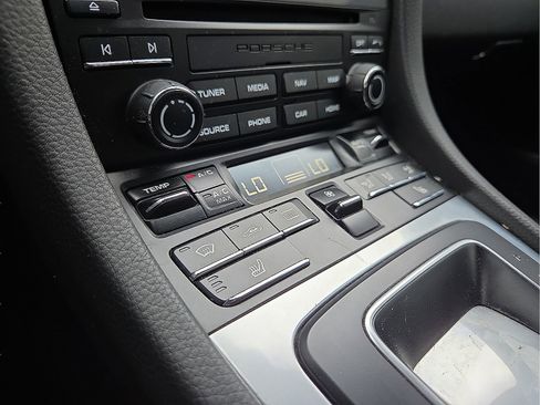 Used 2019 Porsche 718 Cayman image 22