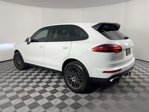 Certified 2018 Porsche Cayenne Platinum Edition image 3