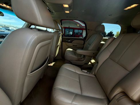 Used 2007 GMC Yukon SLT w/ SLT Preferred Equipment Group AWD/4WD image 15