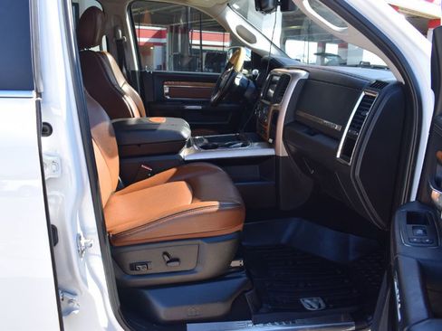 Used 2018 RAM 3500 Laramie Longhorn image 16