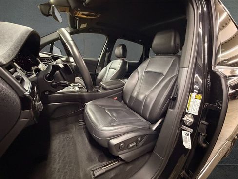 Used 2019 Audi Q7 3.0T Premium Plus w/ Premium Plus Package AWD/4WD image 13