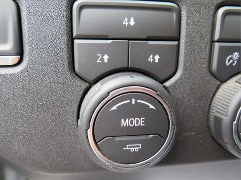 Used 2025 Chevrolet Silverado 2500 LT w/ Convenience Package AWD/4WD image 11