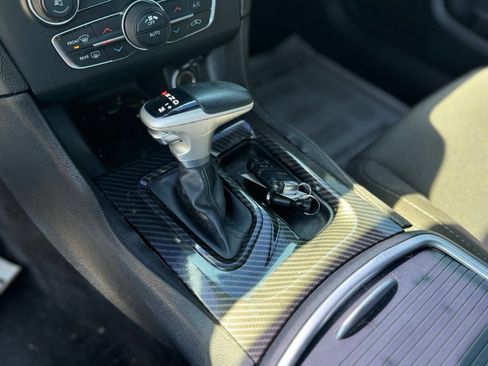 Used 2015 Dodge Charger SXT RWD image 17