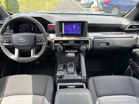 Certified 2025 Toyota Tacoma TRD Off-Road AWD/4WD image 30
