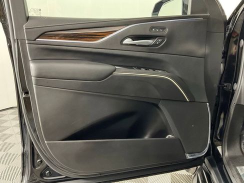 Used 2023 Cadillac Escalade Premium Luxury RWD image 12