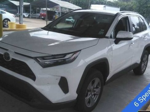 Used 2025 Toyota RAV4 XLE AWD/4WD image 5