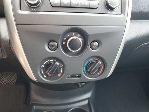 Used 2015 Nissan Versa SV FWD image 14