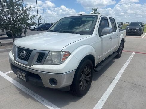 Used 2019 Nissan Frontier SL RWD image 1