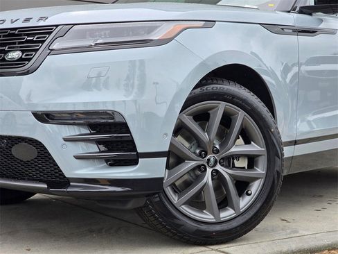 New 2026 Land Rover Range Rover Velar Dynamic SE image 2
