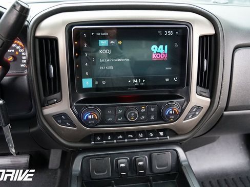 Used 2015 GMC Sierra 2500 Denali w/ Duramax Plus Package image 29