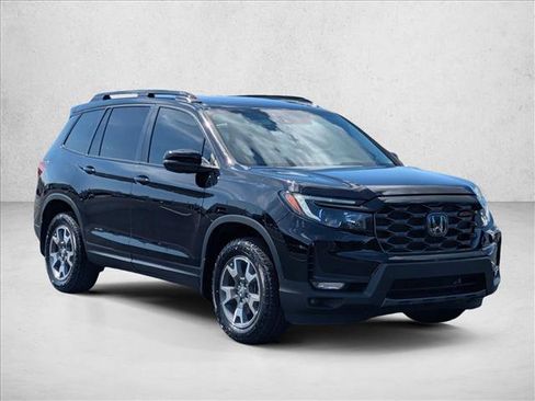 Certified 2023 Honda Passport TrailSport image 3