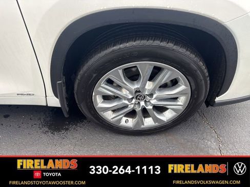 Used 2021 Toyota Highlander Limited image 26