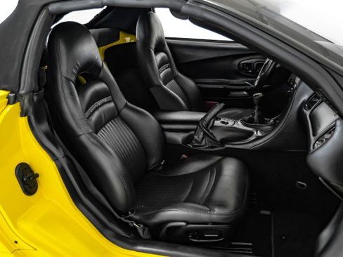 Used 2000 Chevrolet Corvette Convertible w/ Memory Pkg image 30