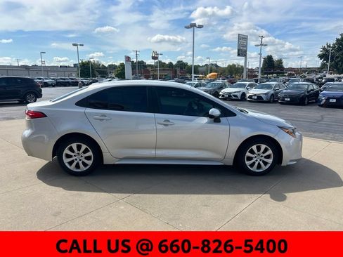 Used 2025 Toyota Corolla LE FWD image 5