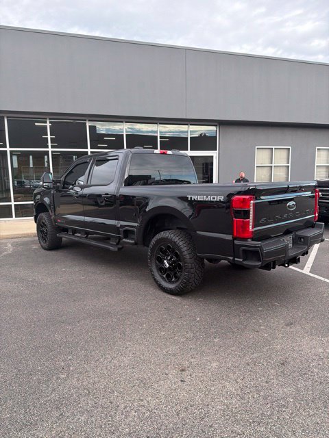 Used 2025 Ford F250 Lariat w/ Black Appearance Package AWD/4WD image 9