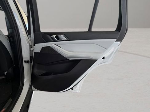 Used 2023 BMW X5 sDrive40i w/ Premium Package image 39