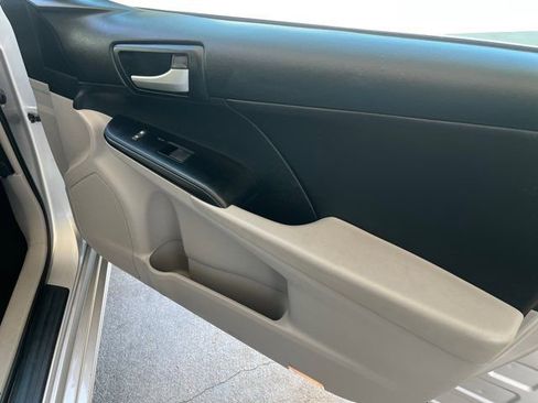 Used 2013 Toyota Camry LE image 22