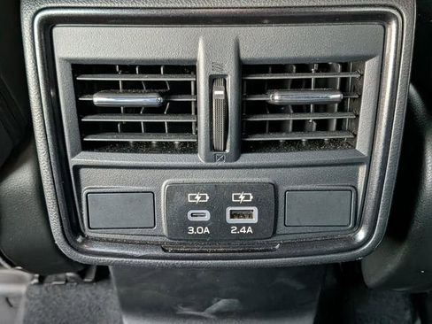 Used 2025 Subaru Forester Limited image 27