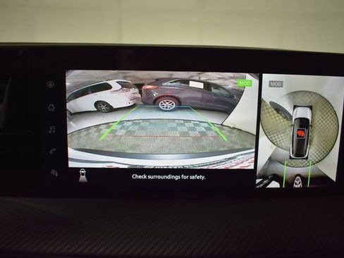 Certified 2025 Nissan Kicks SR image 21