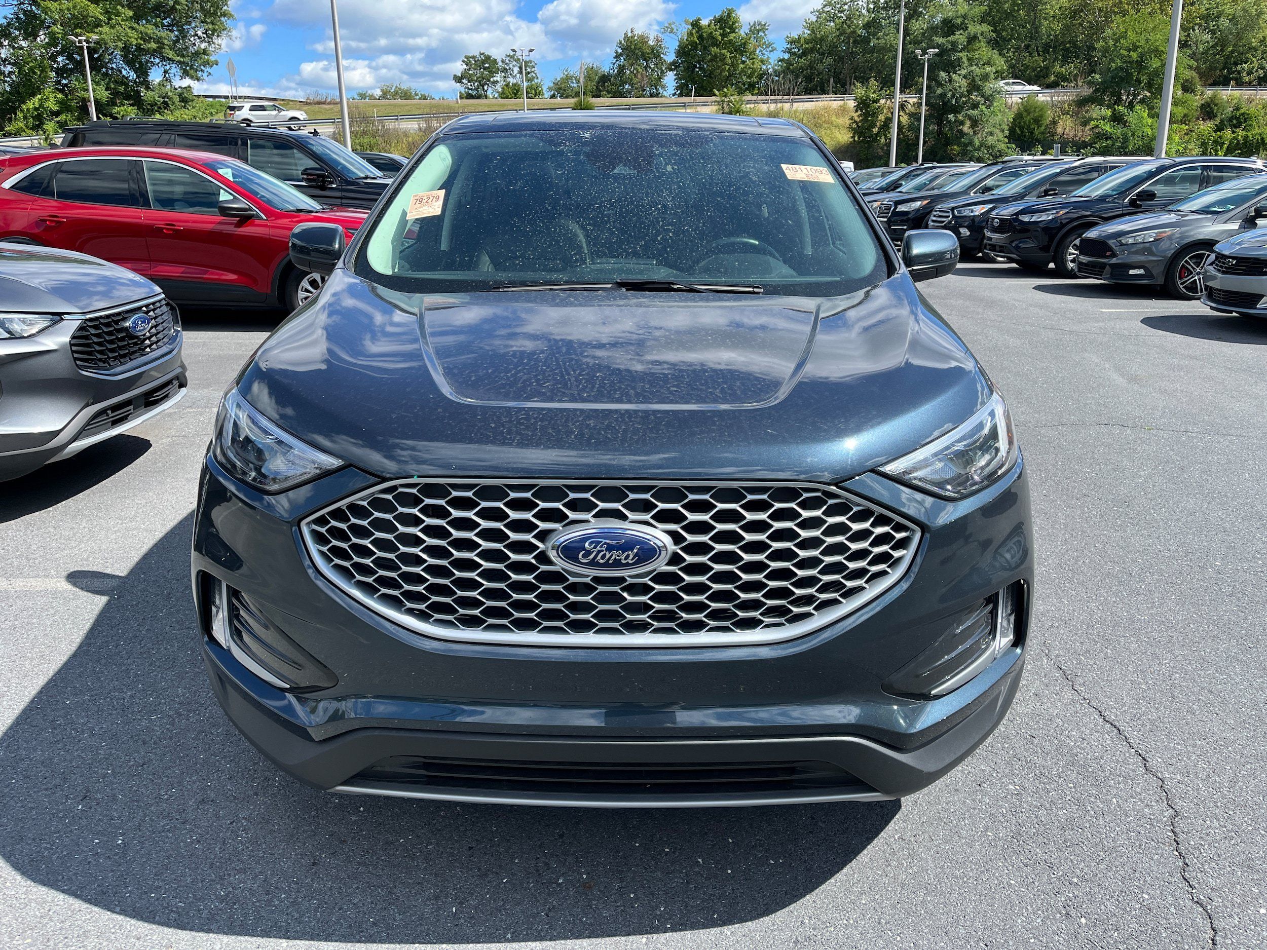 Used 2024 Ford Edge SEL w/ Convenience Package AWD/4WD image 3