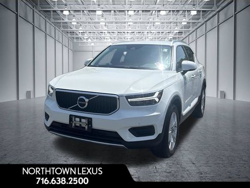 Used 2019 Volvo XC40 T5 Momentum AWD/4WD image 1