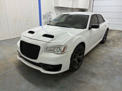 Used 2023 Chrysler 300 Touring w/ Sport Appearance Package RWD image 7