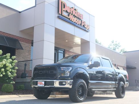 Used 2017 Ford F150 XLT AWD/4WD image 29