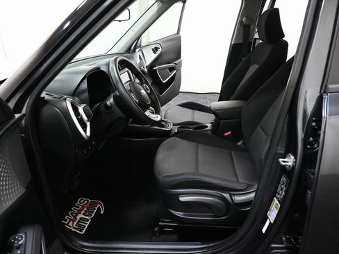 Used 2021 Kia Soul LX image 9