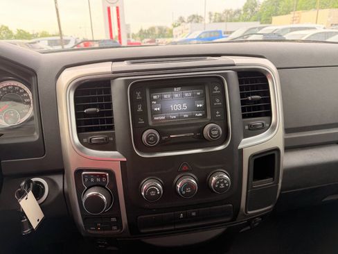 Used 2017 RAM 1500 Classic SLT AWD/4WD image 11