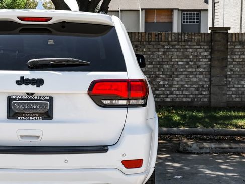 Used 2019 Jeep Grand Cherokee Altitude image 59
