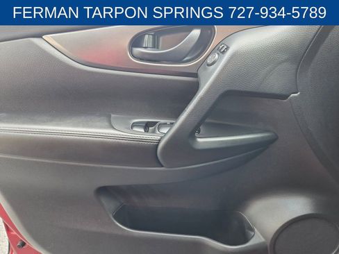 Used 2021 Nissan Rogue Sport S image 24