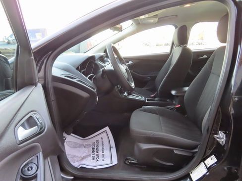 Used 2017 Ford Focus SE image 16