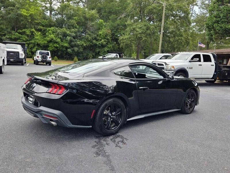 Used 2024 Ford Mustang Coupe RWD image 12