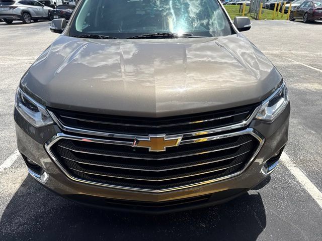 Used 2020 Chevrolet Traverse LT w/ LPO, Floor Liner Package FWD image 1