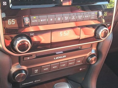 Used 2023 Lexus GX 460 Premium w/ Premium Package AWD/4WD image 13