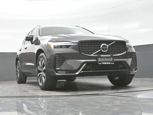 Used 2024 Volvo XC60 B5 Plus AWD/4WD image 21