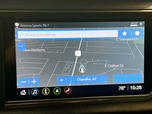Used 2021 GMC Yukon Denali w/ Advanced Technology Package AWD/4WD image 9