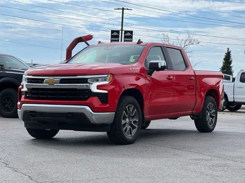 Used 2023 Chevrolet Silverado 1500 LT w/ Safety Package AWD/4WD image 3