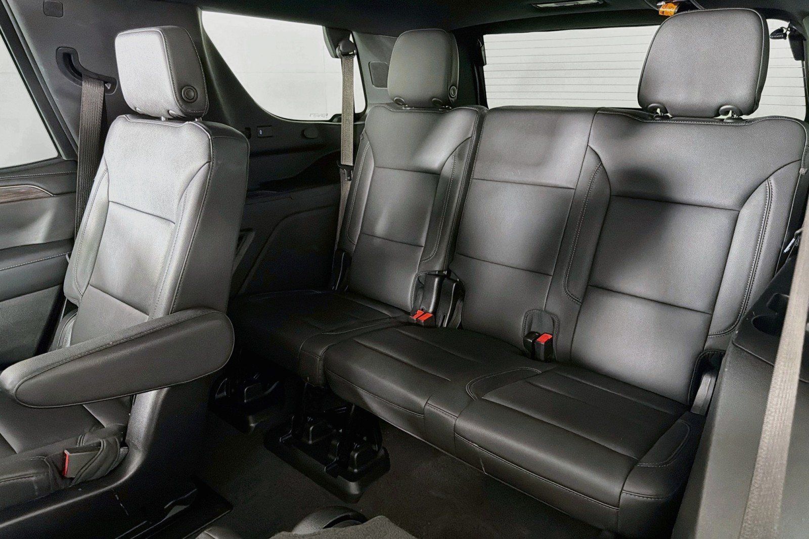 Used 2023 Chevrolet Tahoe Z71 w/ Z71 Off-Road Package AWD/4WD image 8
