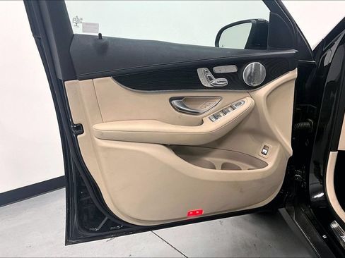 Used 2017 Mercedes-Benz GLC 300 4MATIC image 18