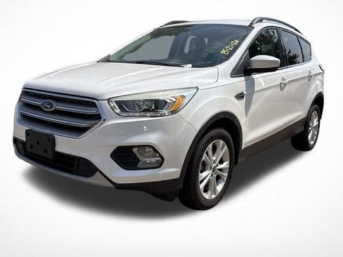 Used 2017 Ford Escape SE w/ Equipment Group 201A FWD image 1