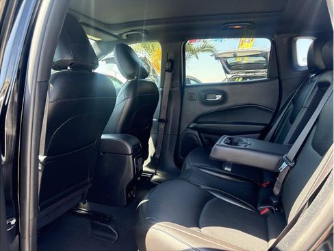 Used 2021 Jeep Compass Latitude w/ Sun and Sound Group AWD/4WD image 10