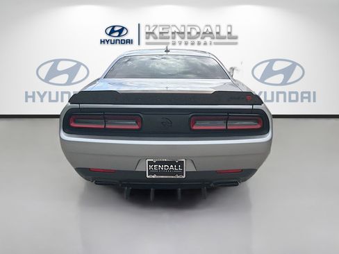 Used 2017 Dodge Challenger SRT Hellcat RWD image 5