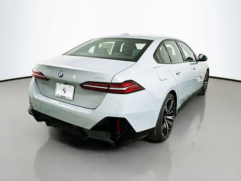 Used 2025 BMW 530i 530i w/ M Sport Package image 5