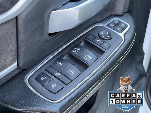 Used 2024 RAM 3500 Big Horn w/ Sport Appearance Package image 24