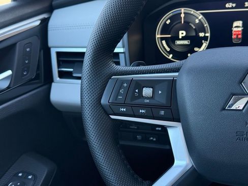 New 2025 Mitsubishi Outlander SEL image 10