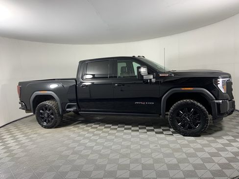 Used 2024 GMC Sierra 2500 AT4 w/ AT4 Premium Plus Package image 2
