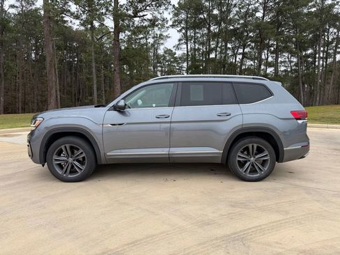 Used 2022 Volkswagen Atlas SEL R-Line image 2