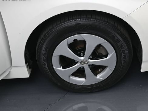 Used 2014 Toyota Prius Four FWD image 35