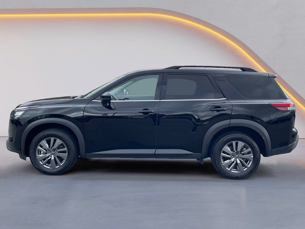 Used 2025 Nissan Pathfinder SV AWD/4WD image 4